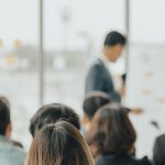 چگونه در جلسات مؤثرتر صحبت کنیم؟
