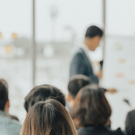 چگونه در جلسات مؤثرتر صحبت کنیم؟